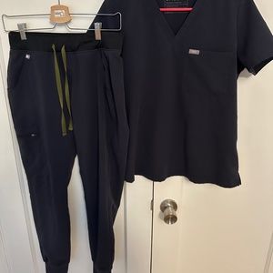 Figs Quiet Navy Size Small
